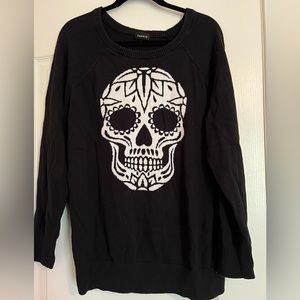 Black Skull Raglan Pullover Sweater
